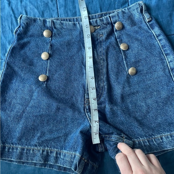 Zara denim shorts with golden buttons. Size 2 - Picture 6 of 10